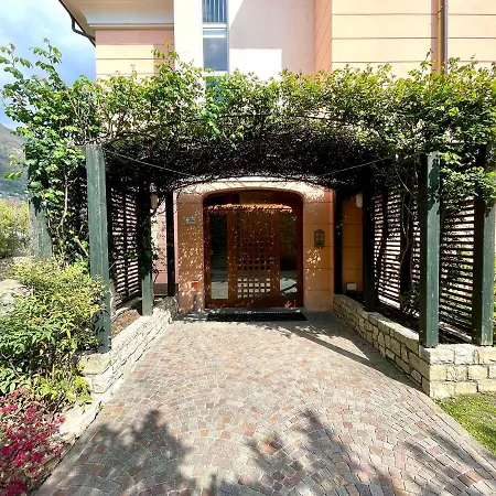 Volo Di Libellula - Close To The And Centre
